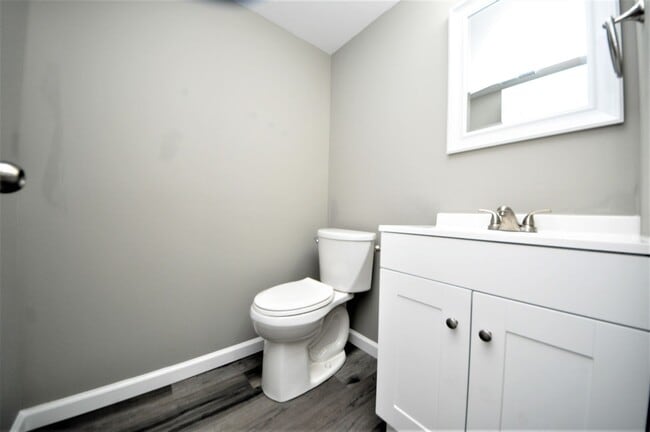 Building Photo - 1056 Arlington Way