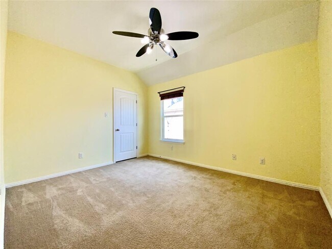 Building Photo - 303 Kati Ln