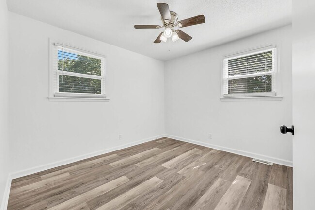 Building Photo - 2459 US-79