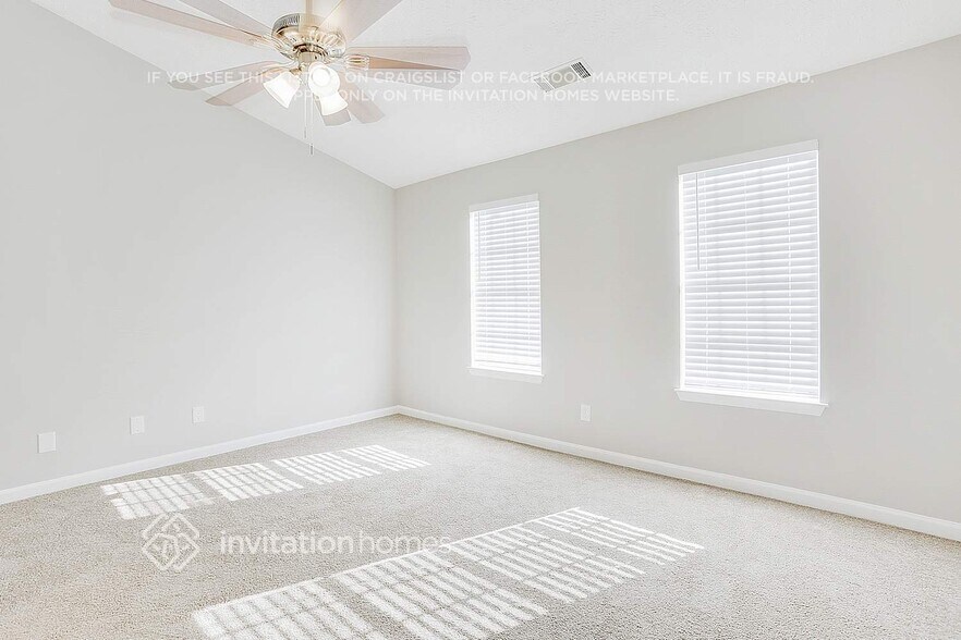 Building Photo - 6563 Eastbriar Dr