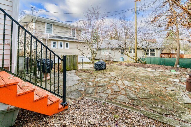 Building Photo - 720 S Park Ave