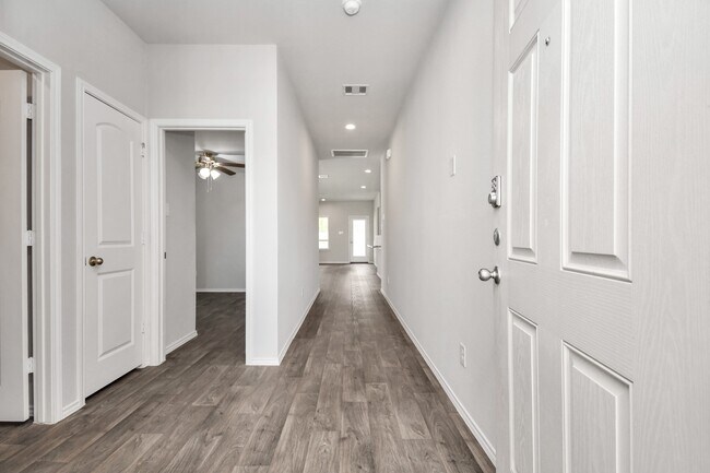 Building Photo - 14059 Crystal Cave Ln