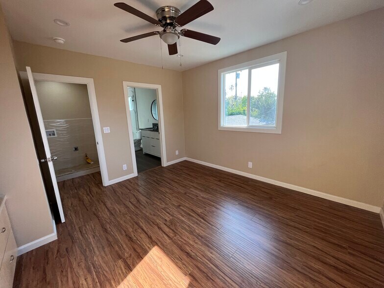 Building Photo - 13836 Cohasset St