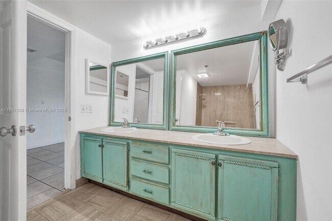 Building Photo - 1201 S Ocean Dr
