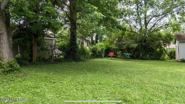 Building Photo - 610 Marquette Dr