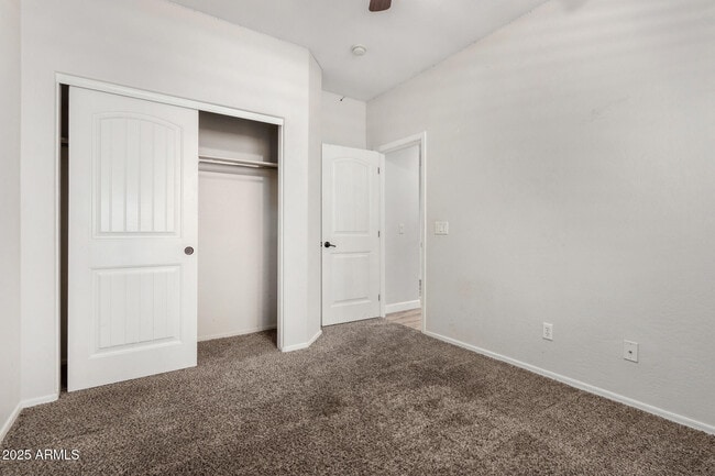 Building Photo - 82 W Aster Dr