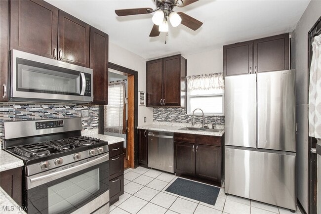 Building Photo - 2083 Chesterland Ave