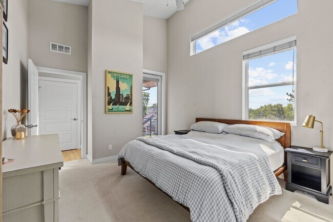 Building Photo - 3553 S Emerson St