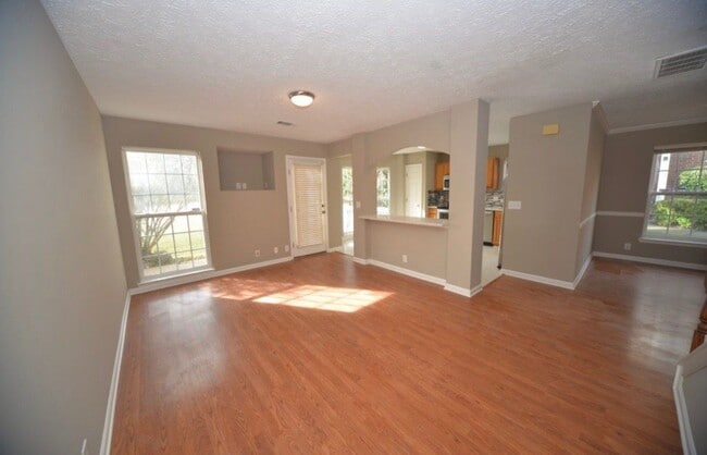 Building Photo - Remodeled 3BR/2.5BA in Nashboro Golf Club