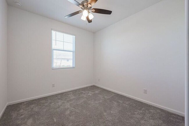 Building Photo - Alamar Living, 4 Bed, 3 Bath Rental!