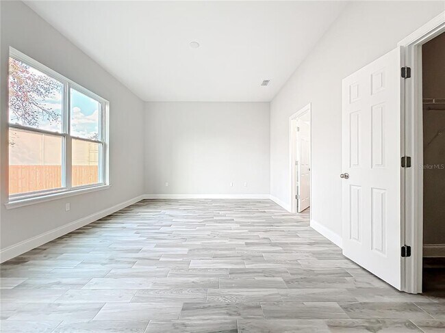 Building Photo - 345 Bahia Cir