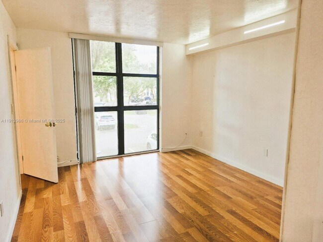 Building Photo - 11800 SW 18th St