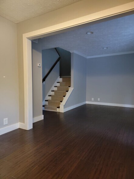 Building Photo - 739 Fitzpatrick Rd