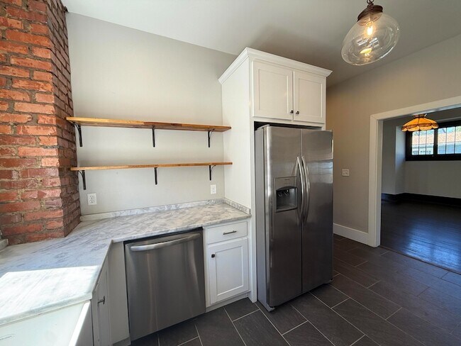 Building Photo - 206 Eveningside Dr