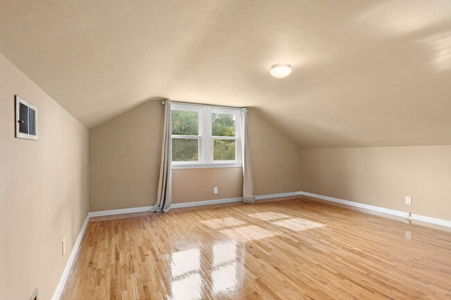 Building Photo - 644 Avenue F