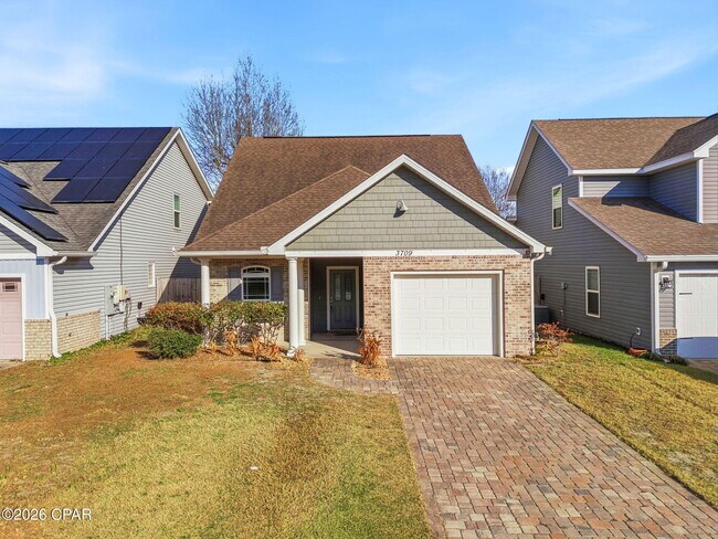 Building Photo - 3709 Tiki Dr