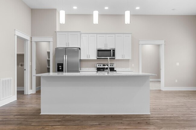 Building Photo - 5 Romana Ln