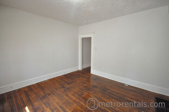 Building Photo - 204 Summit St