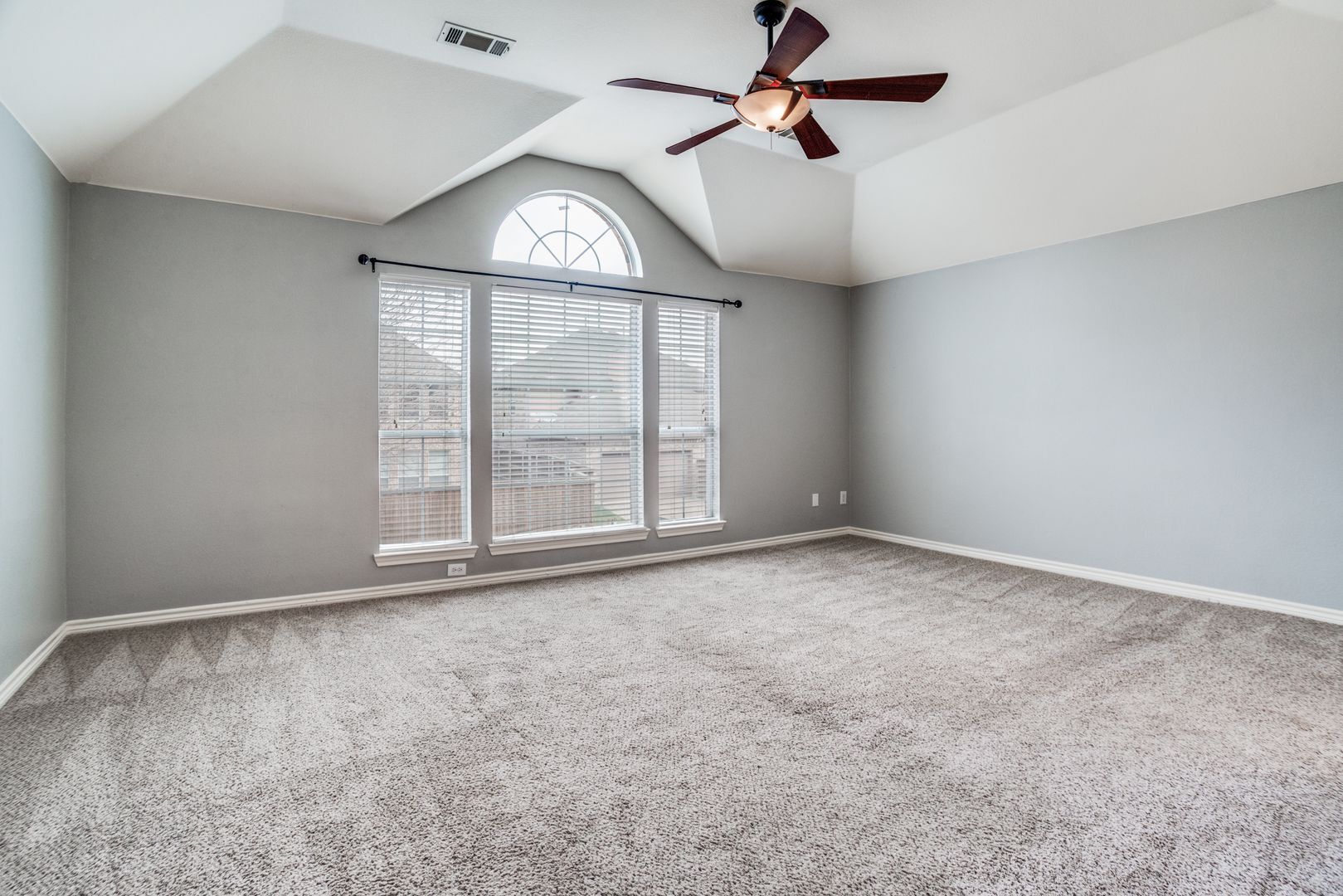 Building Photo - 10640 Line Berry Ln