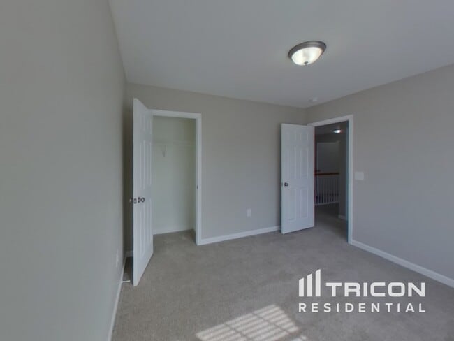 Building Photo - 324 Archway Ct
