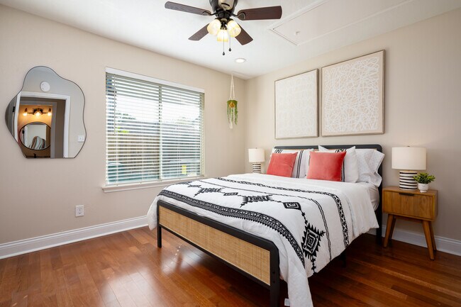 Building Photo - 20231 Linden Tree Dr