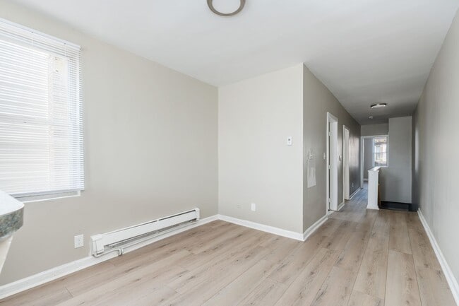 Building Photo - 3400 Reach St