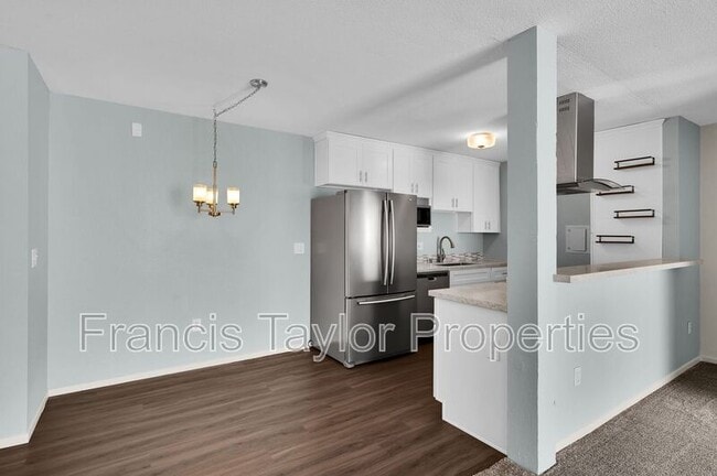 Building Photo - 6780 Friars Rd