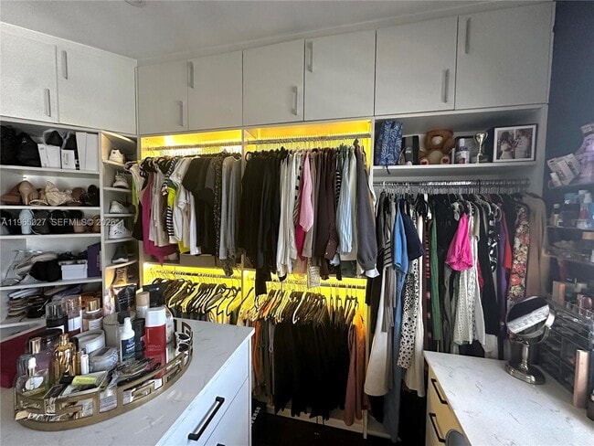 Building Photo - 8371 SW 124th Ave.