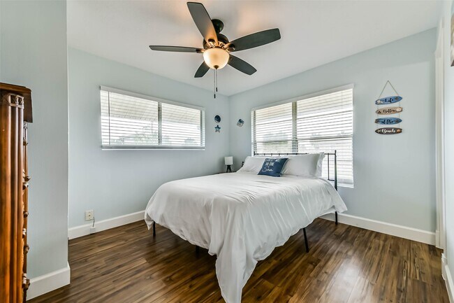 Building Photo - 16542 E Bayside Way