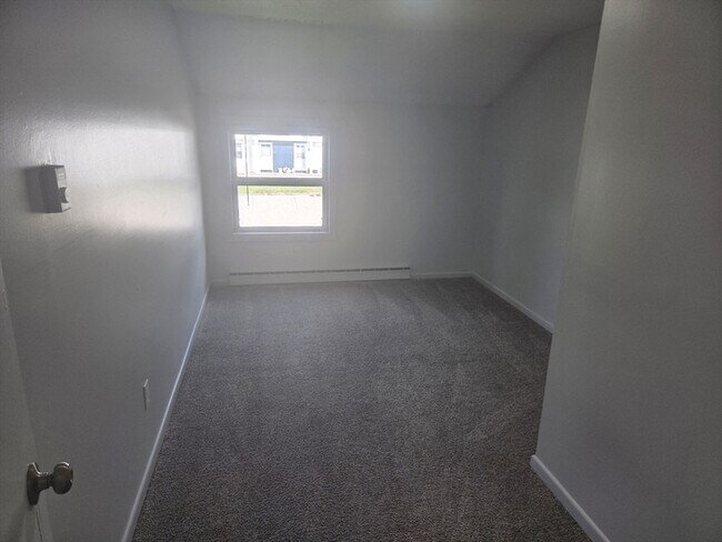 Building Photo - 4 Town House Ct