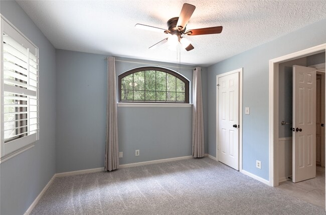 Building Photo - 9 Mallard Glen Pl