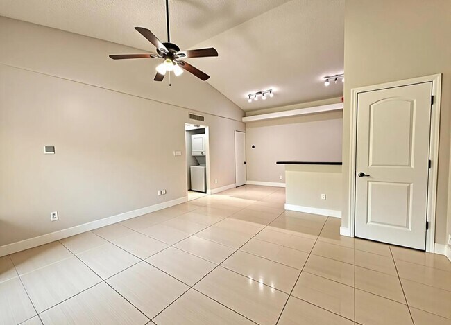 Building Photo - 631 Lyons Rd