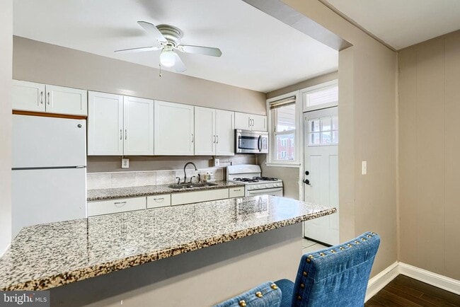 Building Photo - 1543 Lochwood Rd