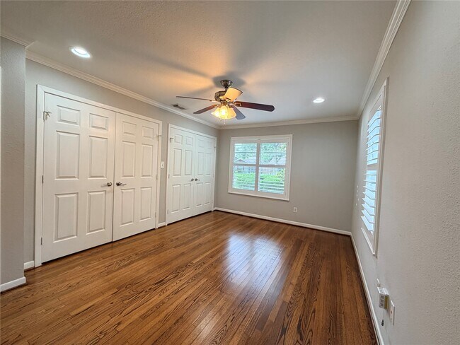 Building Photo - 1631 Chantilly Ln