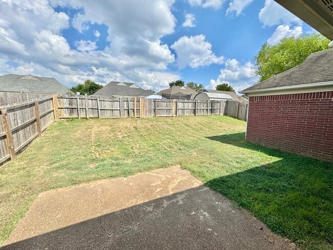 Building Photo - 1468 S Goodlett Grove Cove