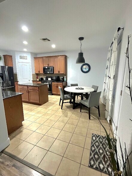 Building Photo - 13926 Bella Donna