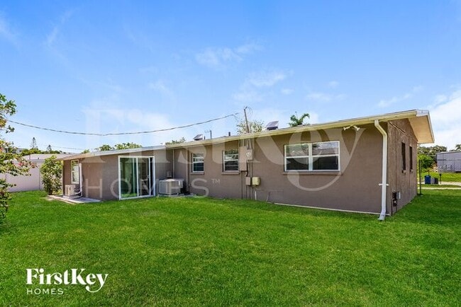 Building Photo - 5112 43rd Ave W