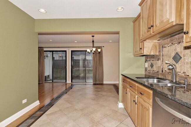 Building Photo - 1180 Silverwood Ct