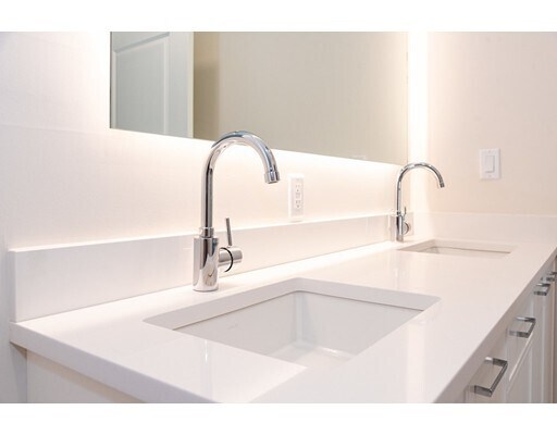 Building Photo - 218 Market St