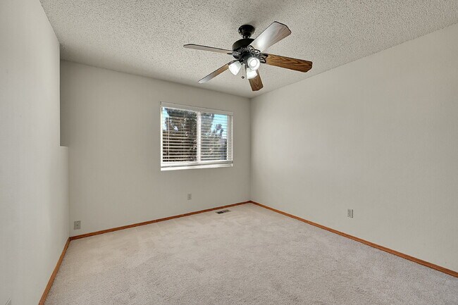 Building Photo - $2,395.00 - 4 Bedrooms, 3.5 Bathrooms, Sin...