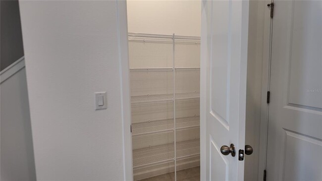 Building Photo - 9875 Walkway Dr