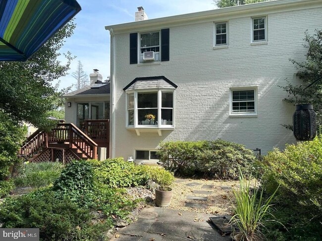 Building Photo - 8208 Thoreau Dr