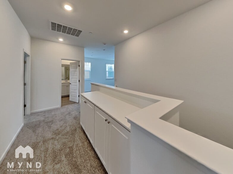 Building Photo - 1687 Pena Ln
