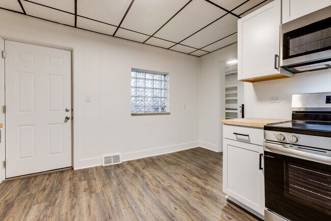 Building Photo - 238 Hazelwood Ave