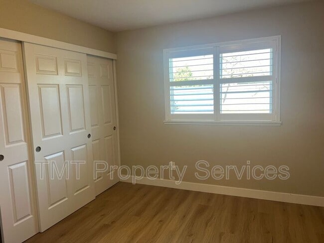 Building Photo - 8631 Hummingbird Way