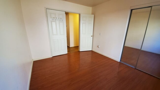 Building Photo - ( ( ( BEAUTIFUL 4 BEDROOM 3 BATH HOUSE!!! ...
