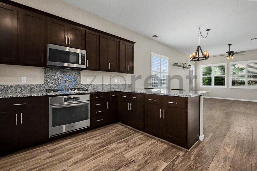 Building Photo - 101 Lily Bay Cir