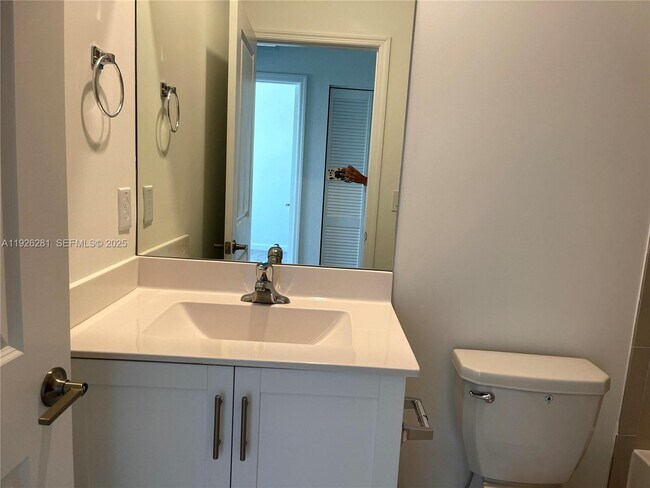 Building Photo - 20679 NE 7th Pl