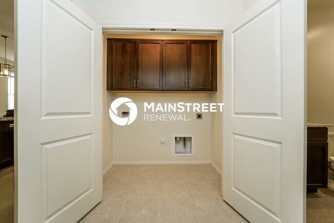 Building Photo - 3 Bedroom Pet-Friendly Home in Marana, AZ with Main Street Renewal
