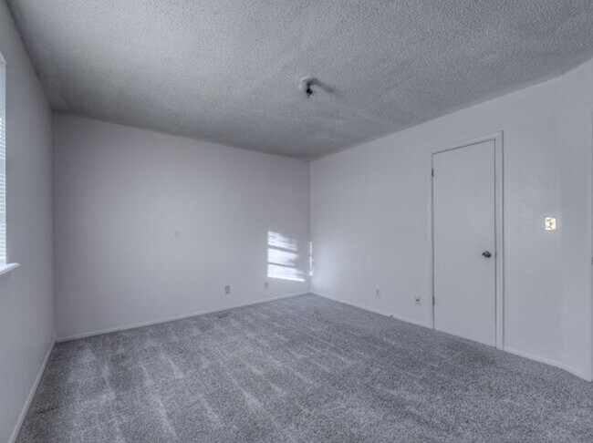 Building Photo - 1129 S 124th E Ave